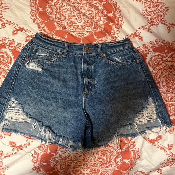 Shorts - Picture 1 of 4